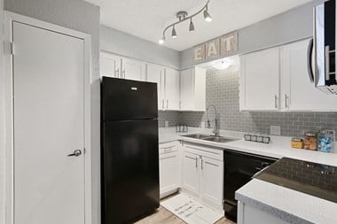 2910 S Collins St. 2 Beds Apartment for Rent Photo Gallery 1